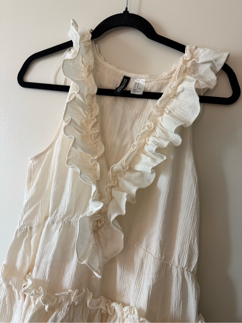 H&M Ruffle-Trimmed Cream Mini Dress - Picture 3 of 4